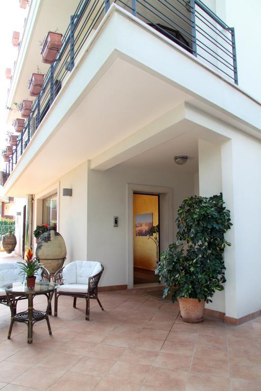 B&B Villa Il Sughero Monopoli Buitenkant foto